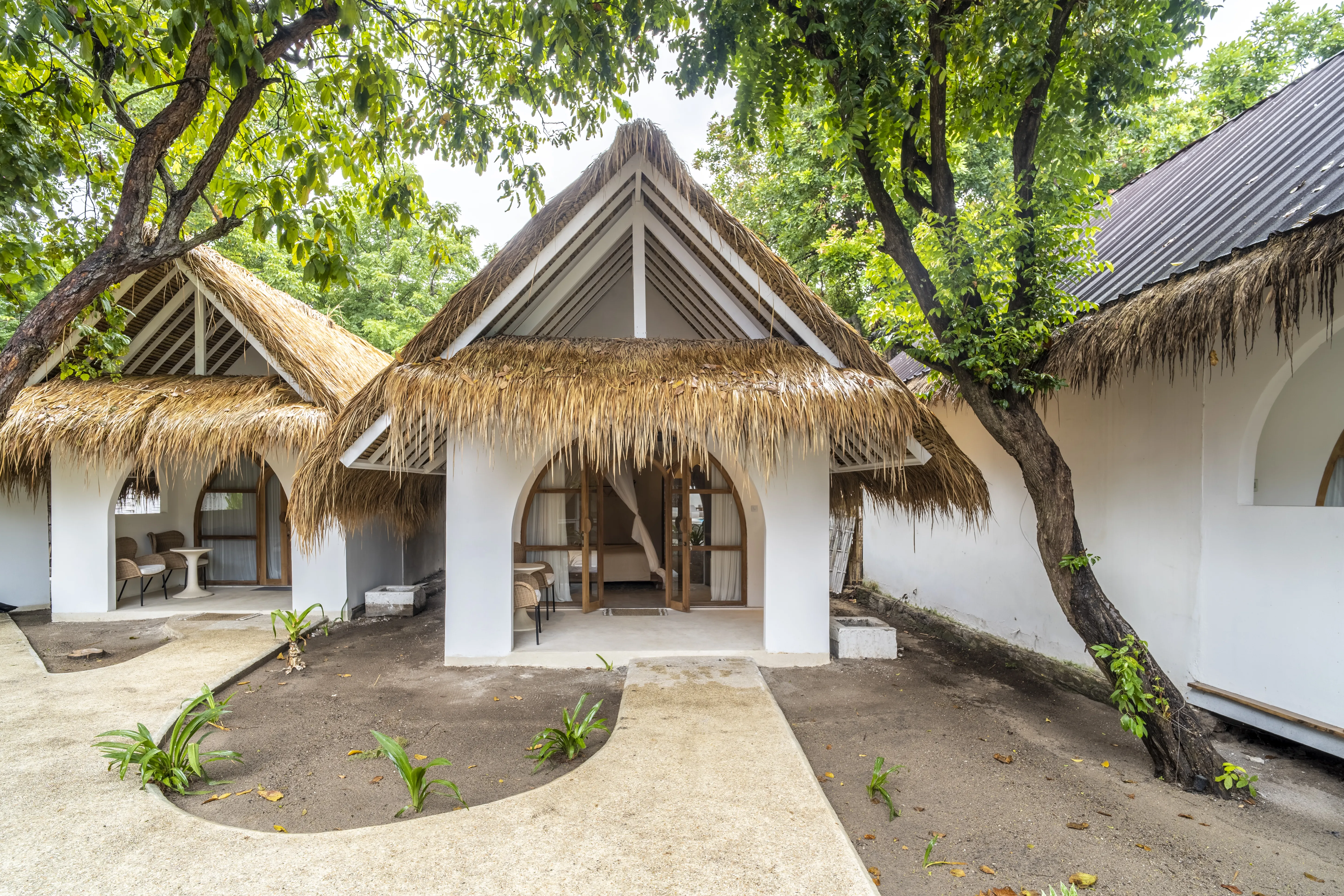 Mowies Gili Air beachfront property
